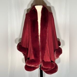 NEW - BEAUTIFUL Passage Premium Faux Fur Border Sweater Cape/Wrap - Merl…